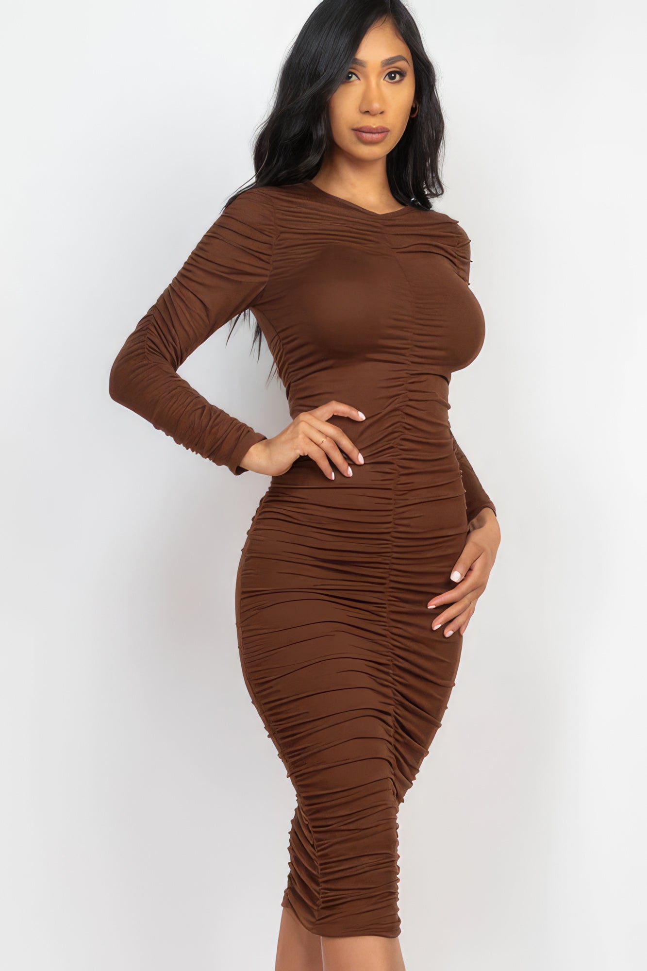 THE BEA Ruched Long Sleeve Midi Dress